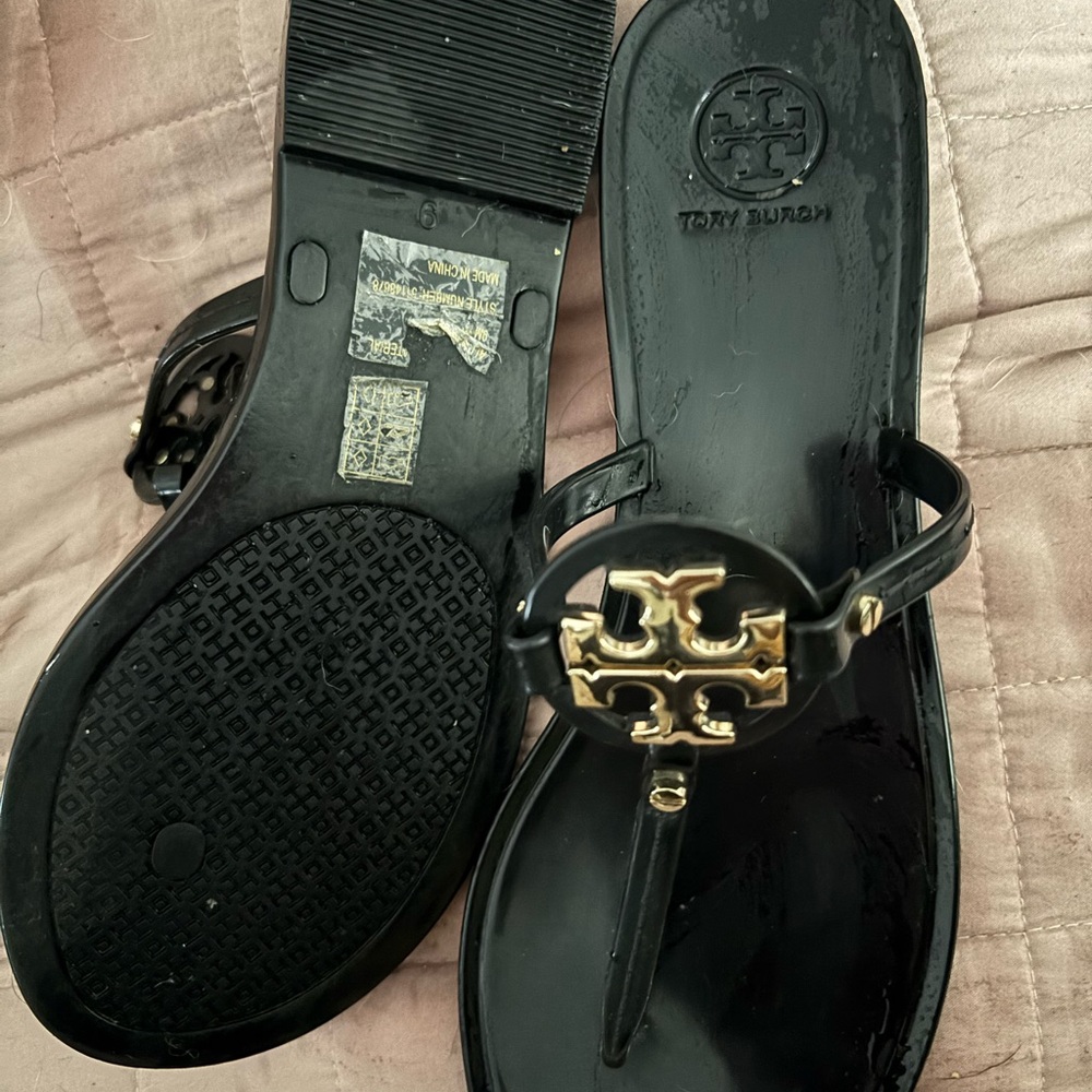 Tory Burch Black Patent Miller Thong Sandals with Gold Logo Like New Jelly Sanda